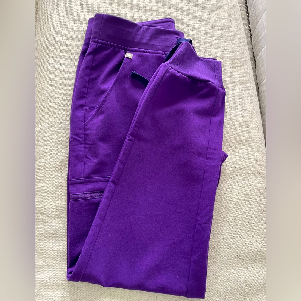 FIGS Woman’s Zamora Jogger Scrub